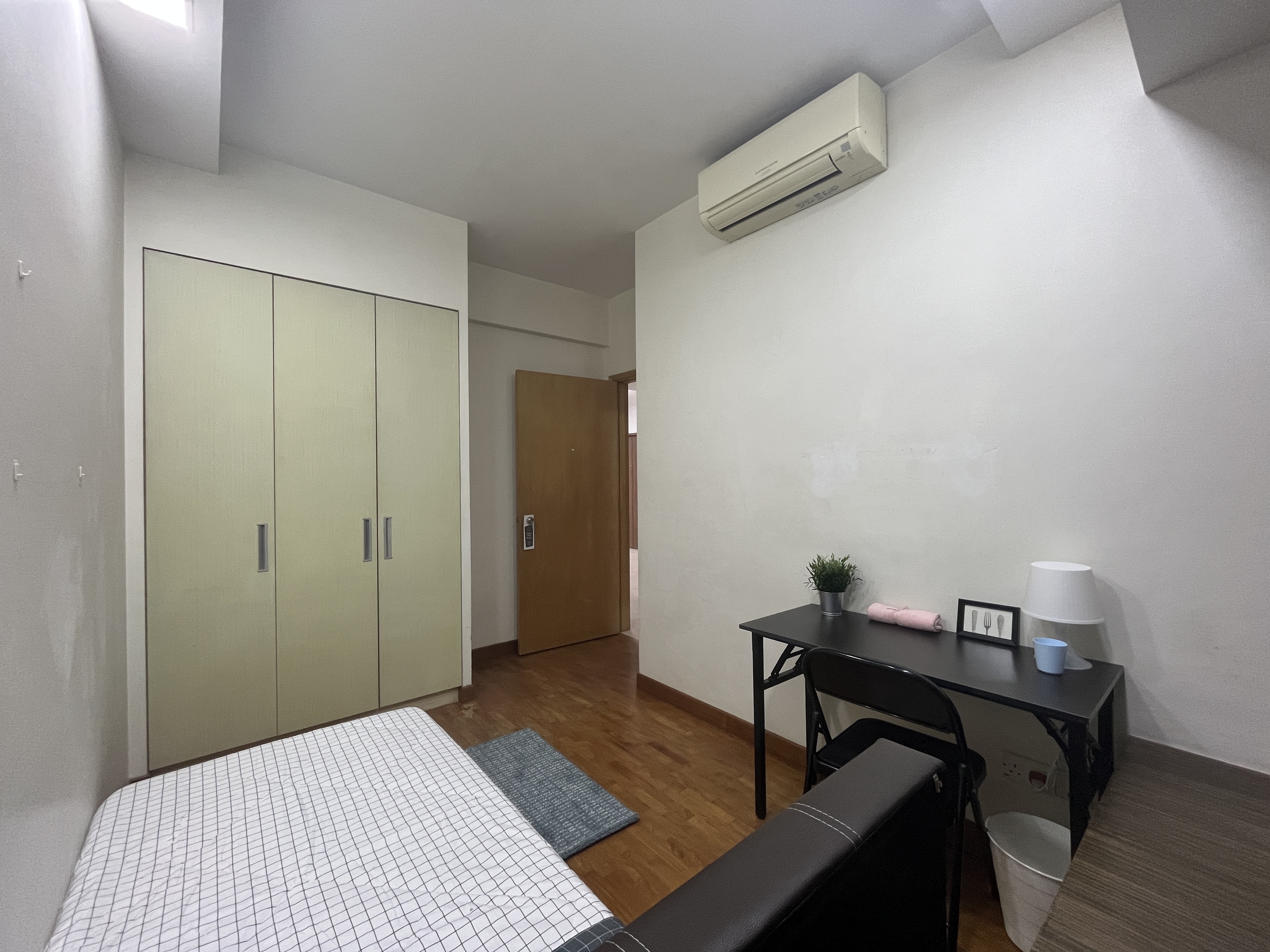 Lakeholmz room photo