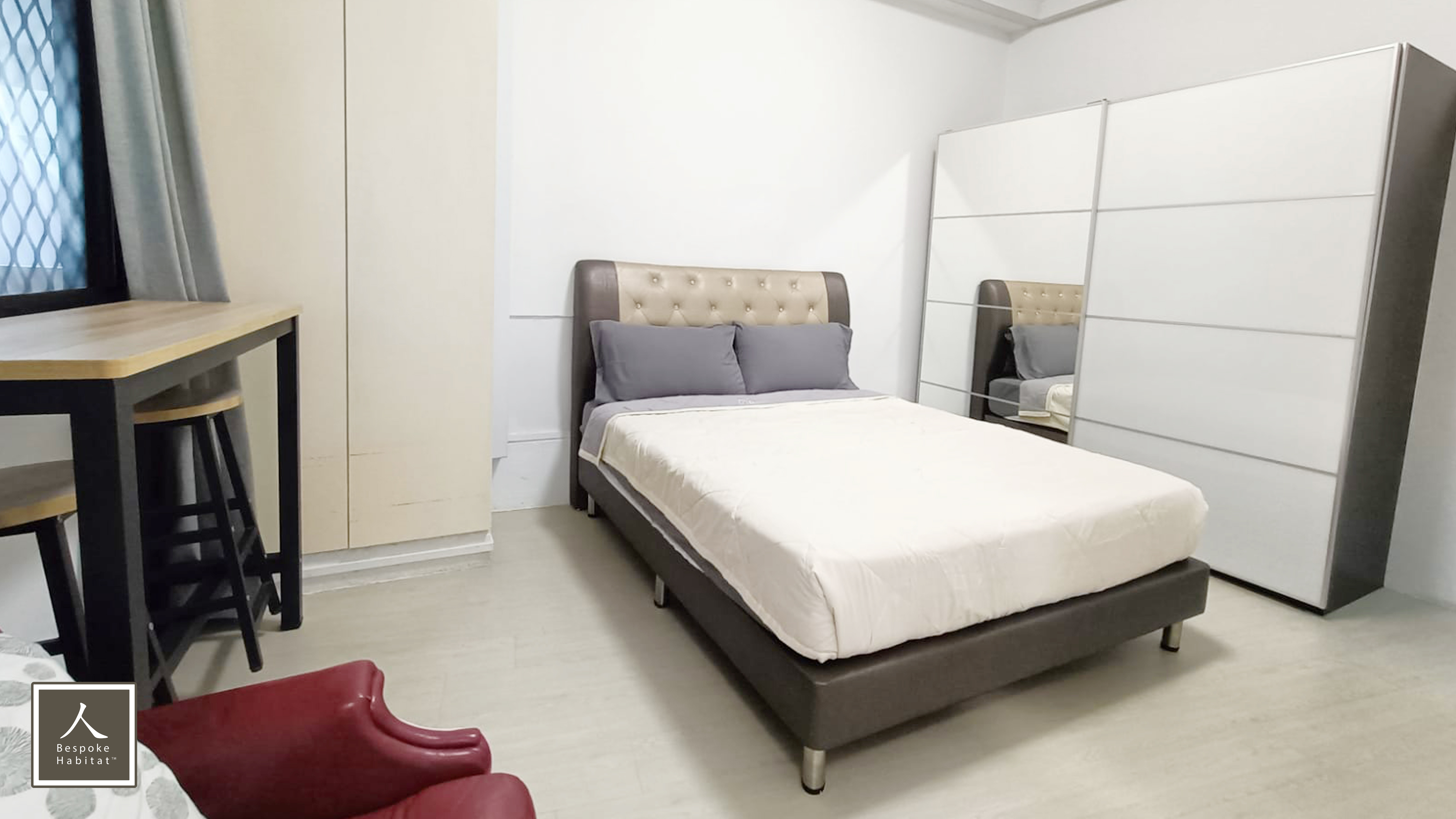 Lakepoint Condominium room photo