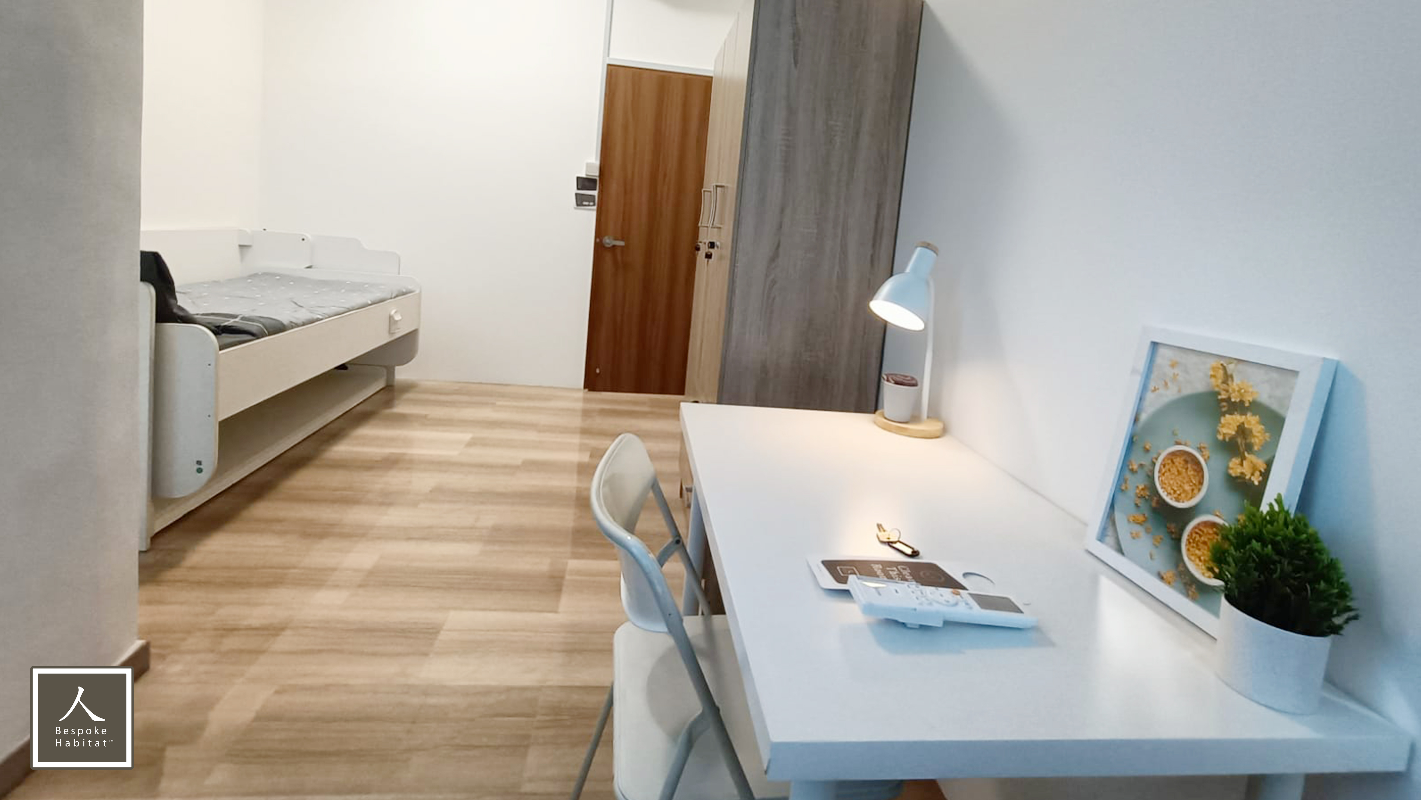 Lakepoint Condominium room photo