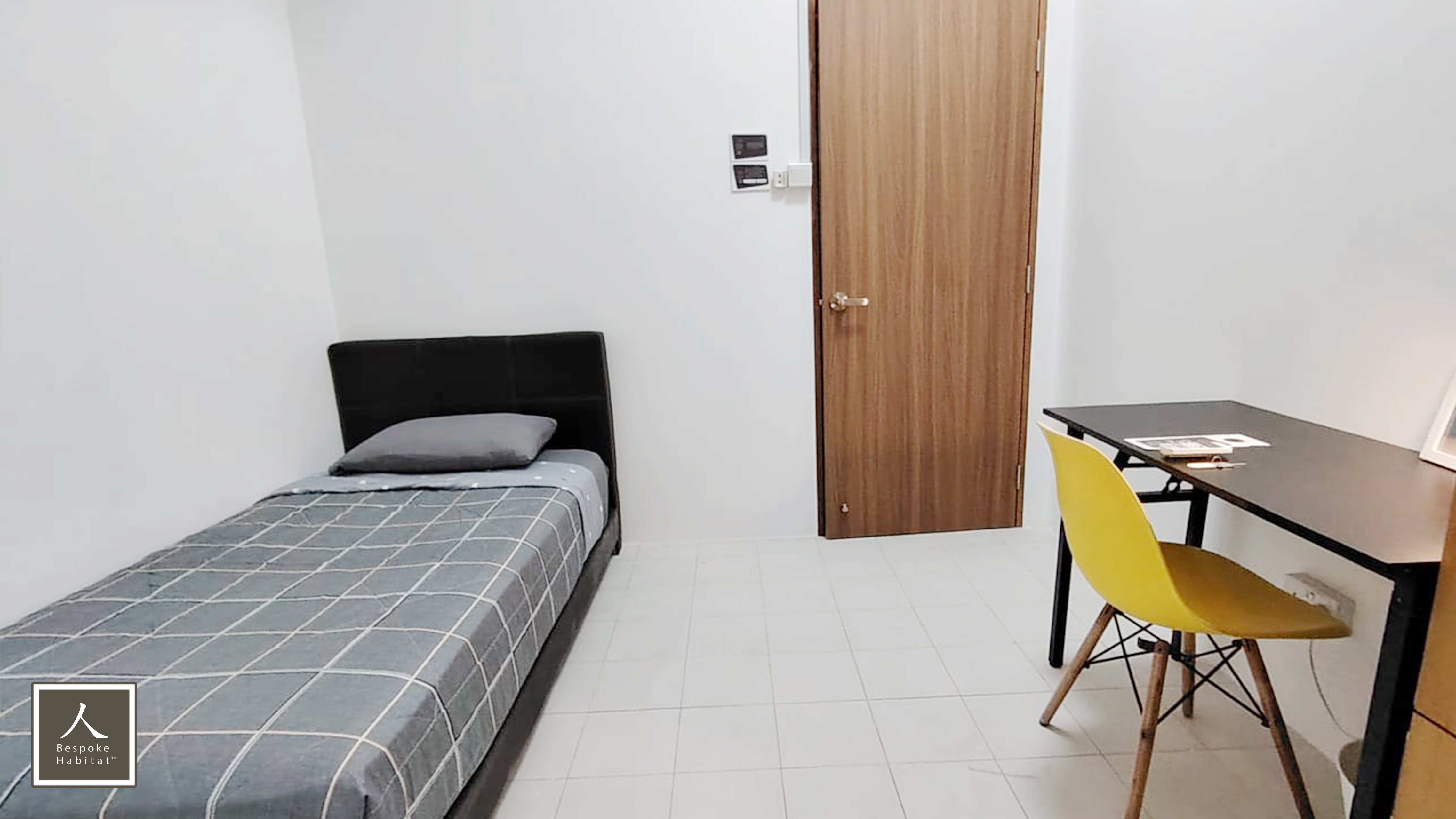 Lakepoint Condominium room photo