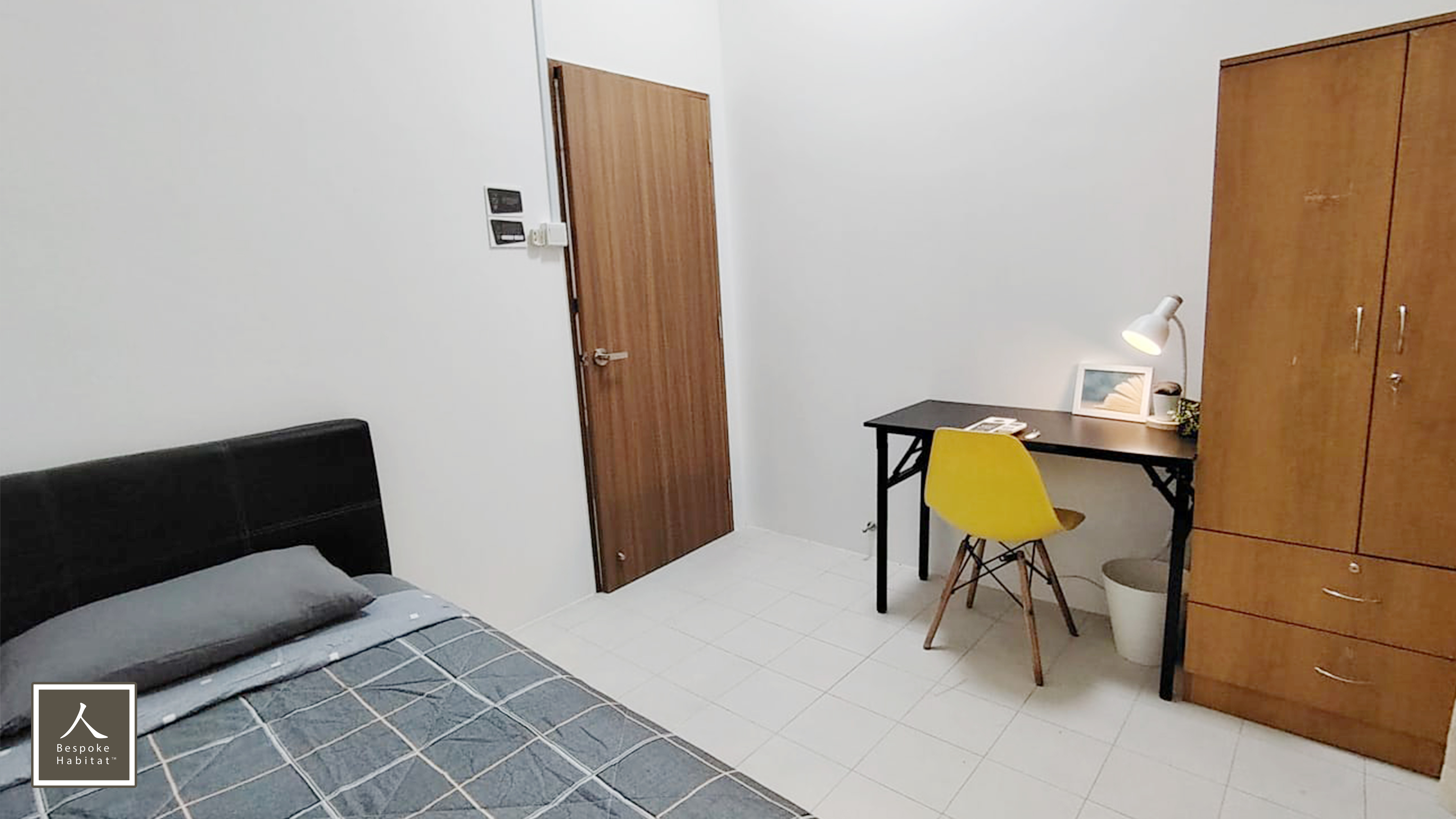 Lakepoint Condominium room photo