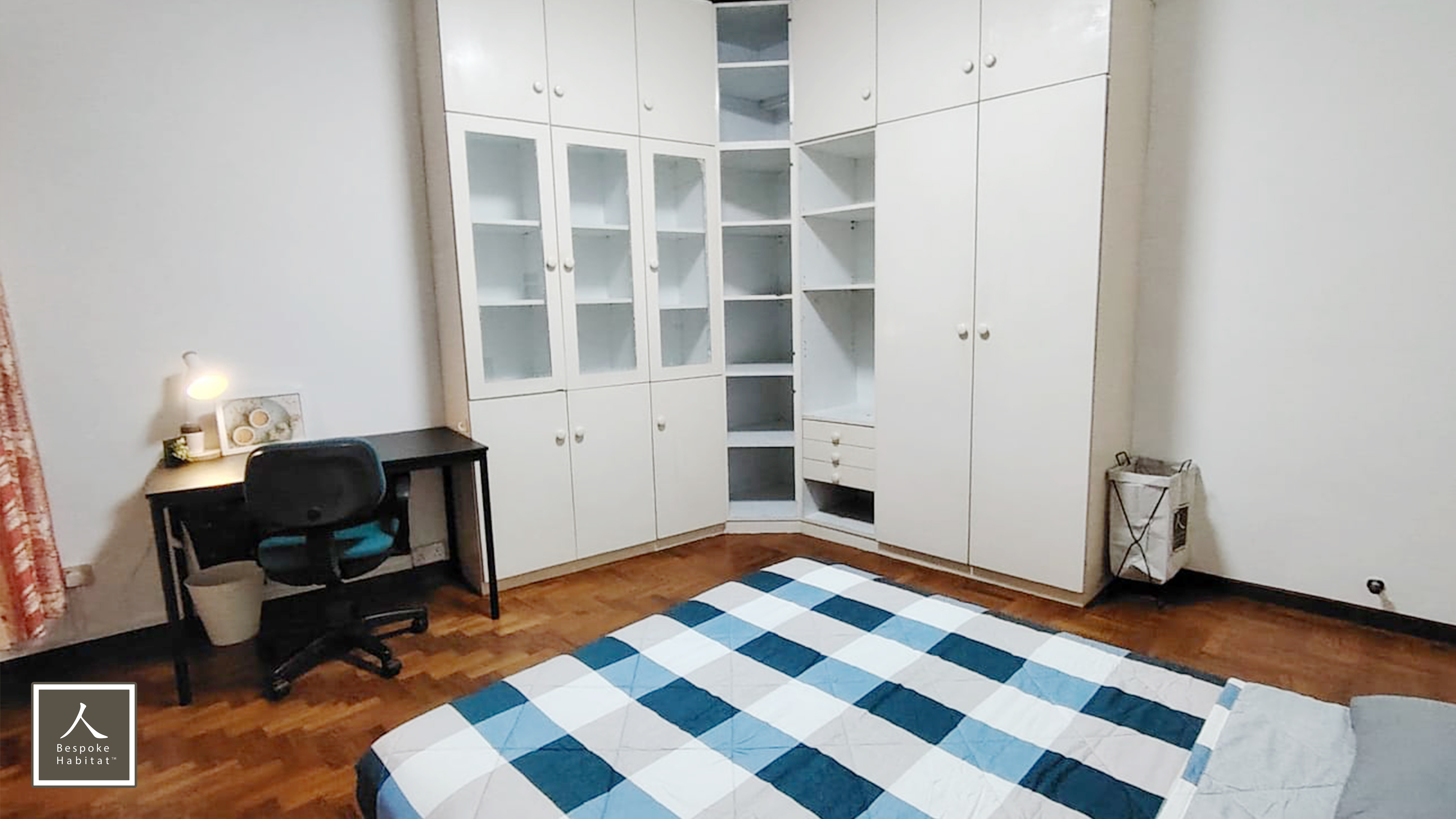 Lakepoint Condominium room photo