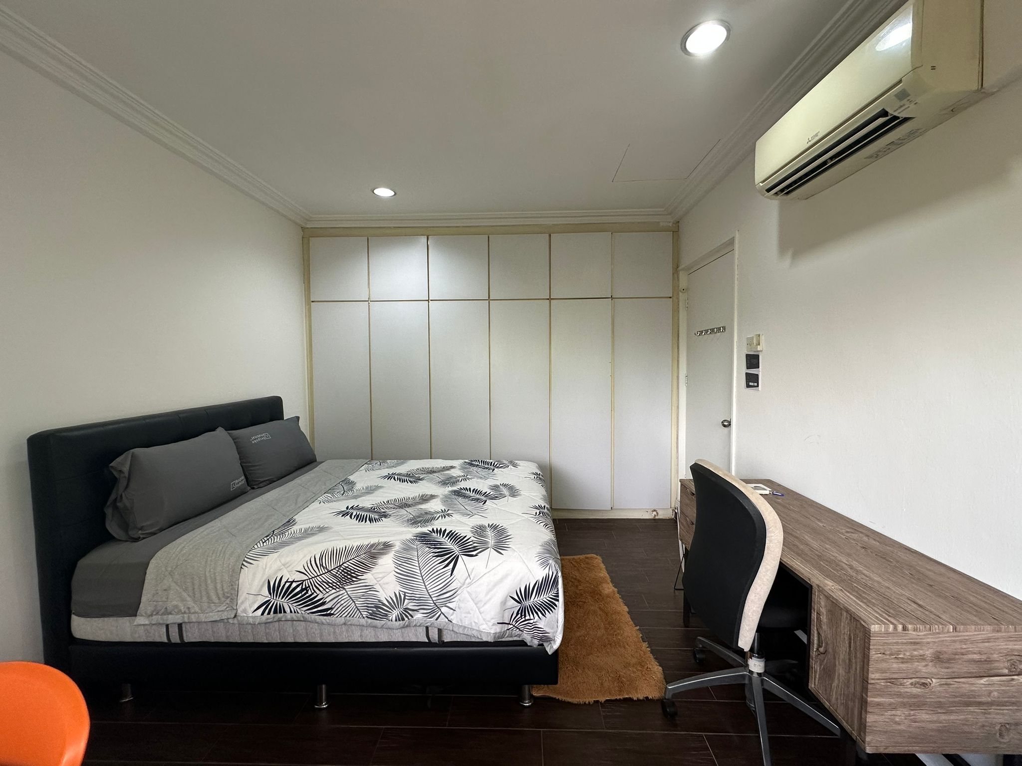Ivory Heights room photo