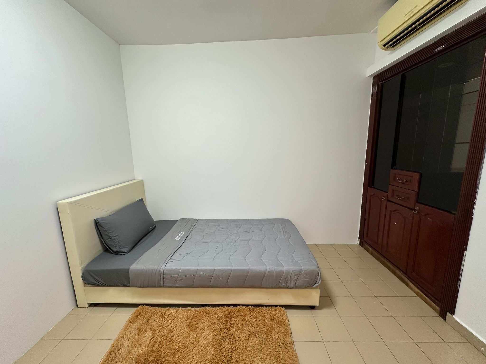 Ivory Heights room photo
