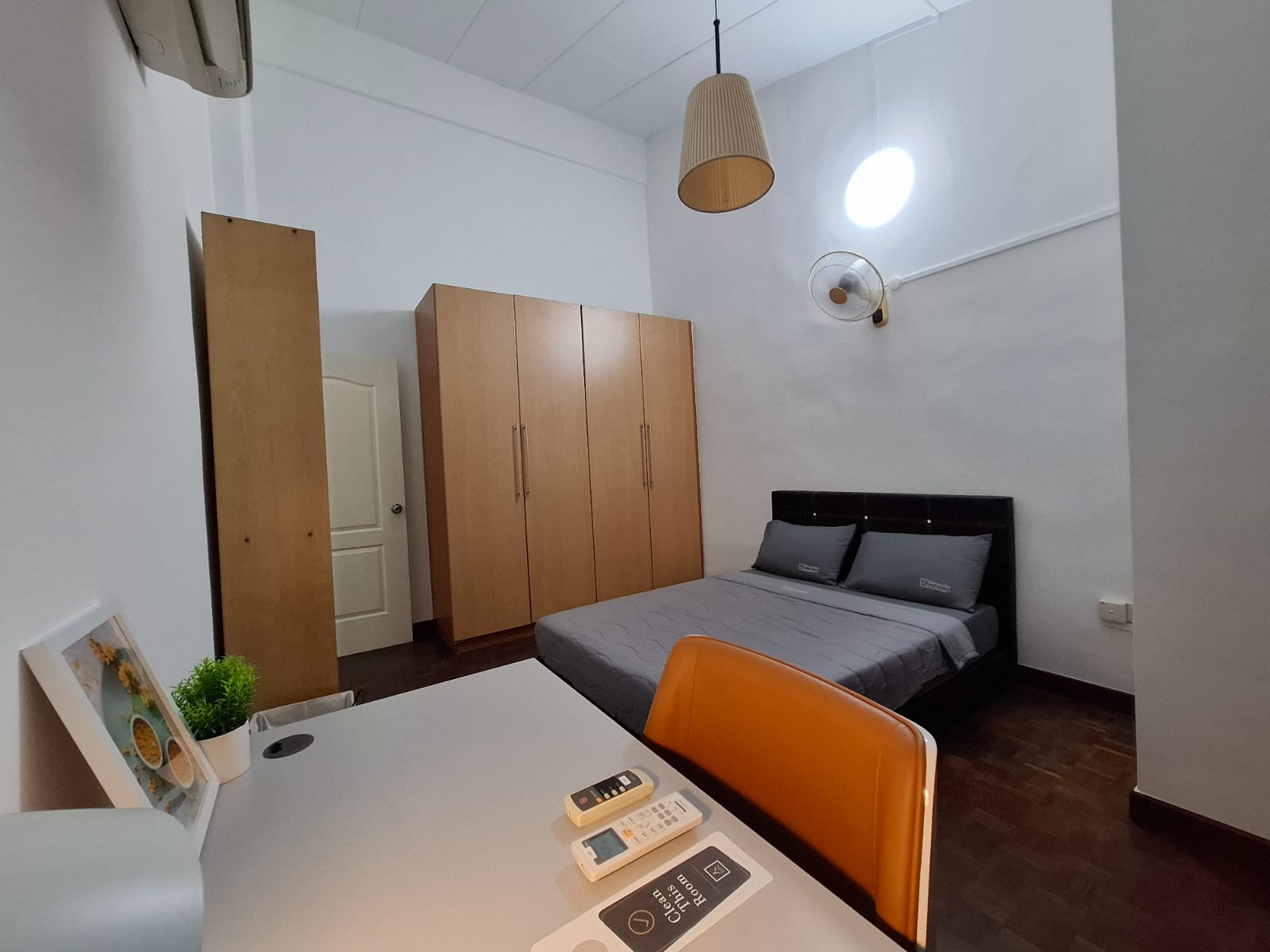 Ivory Heights room photo