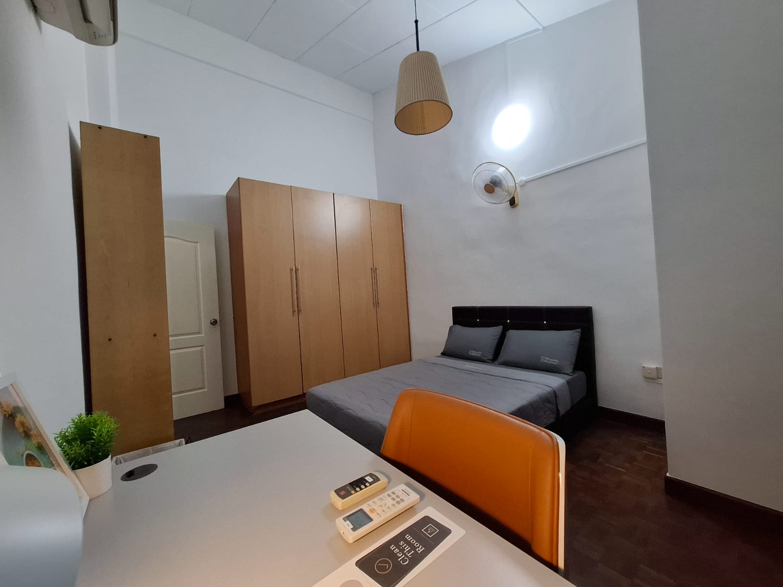 Ivory Heights room photo